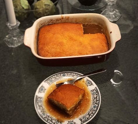 Pudding Chomeur Quebec, Pudding Chomeur, Pound Cake, Wine Cooler, Diner, Dessert Recipes, Muffins, Good Food, Cooking Recipes