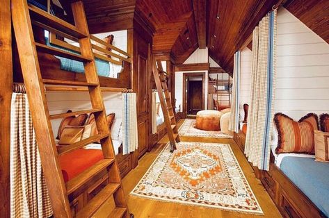 Cozy cabin vibes by Ladco Resort Design Group with the hand knotted Zeus rug made of 100% New Zealand wool. (ZEU-7800) #suryaspaces #suryarugs Zeus Cabin, Fall Interior Design, Cabin Vibes, Colorado Style, Boutique Rugs, Playful Decor, Resort Design, Surya Rugs, Clever Storage Solutions