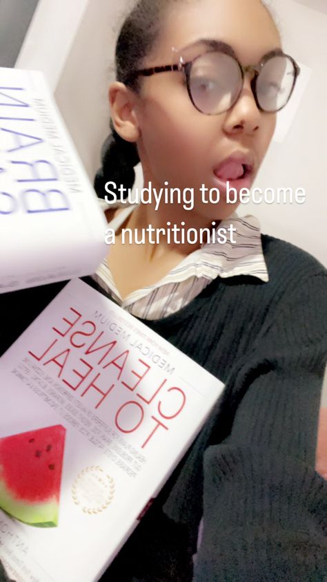 desimyadoll for more me #nutrition #health #nutritionist #aesthetic Nutrition Major Aesthetic, Nutrition Student Aesthetic, Dietician Aesthetic, Dietitian Aesthetic, Nutritionist Aesthetic, Nutrition Therapist, Nutritionist Career, Nutrition Student, Becoming A Nutritionist