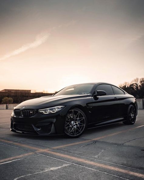 BMW M4 Blacked Out #bmw  #bmwm4   #luxurycars Bmw M Series, Serie Bmw, Bmw Black, Bmw Girl, Bmw Art, Bmw Performance, Dream Cars Bmw, Bmw Sport, Bmw M Power