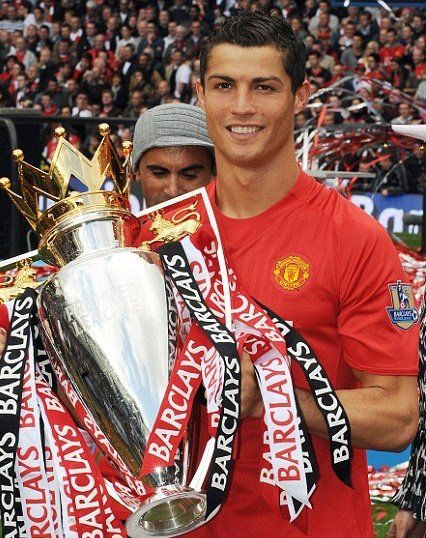 Cristiano Ronaldo Young, Cr7 Vs Messi, Cristiano Jr, Cr7 Wallpapers, Ronaldo Pictures, Cristiano Ronaldo Manchester, Manchester United Wallpaper, Manchester United Legends, Cristiano Ronaldo Wallpapers