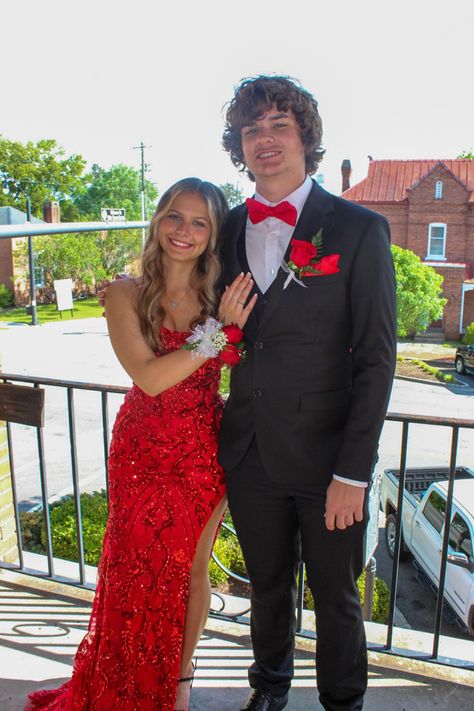 Red Prom Outfits For Guys, Red Prom Dress Aesthetic, Prom Dress Aesthetic, Hoco Poses, Prom Outfits For Guys, Formal Evening Dresses Long, Prom 23, Prom Picture Poses, Prom Picture