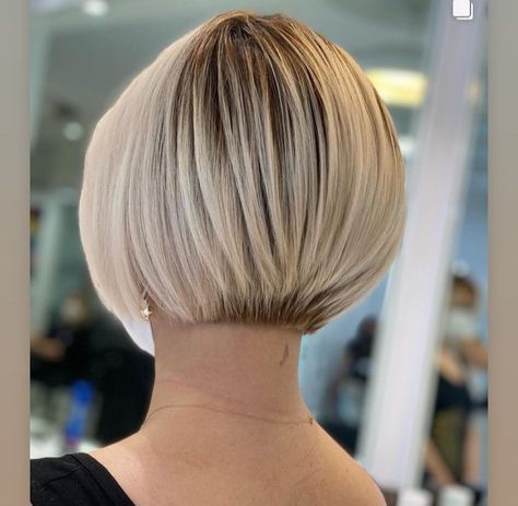 Bob Haircut Back View, Chic Short Hair, Stacked Bob Haircut, Really Short Hair, Chin Length Hair, Bob Haircut For Fine Hair, Bob Hairstyles For Fine Hair, Short Bob Haircuts, Edgy Short Hair