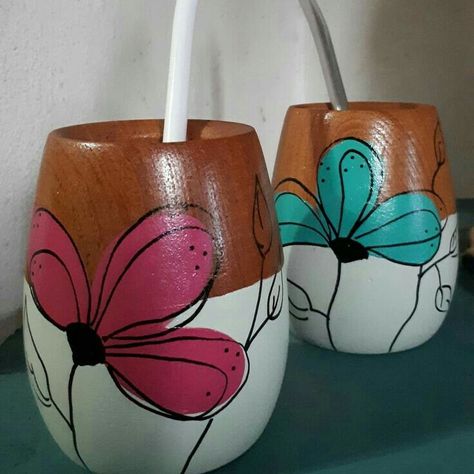 Mate Idea, Plant Pots Crafts, Cement Flower Pots, Flower Pot Art, Eye Drawing Tutorials, Clay Flower Pots, Boho Deco, Painted Cups, Glass Bottle Crafts