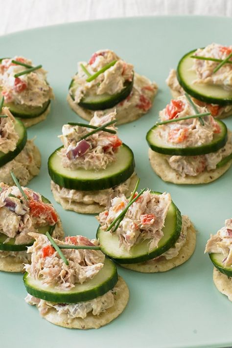 Almond Crackers, Easy Canapes, Smoked Tuna, Canapes Recipes, Cucumber Slices, Healthy Fish, Deilig Mat, Party Look, Healthy Appetizers