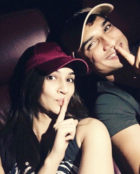 All Things Sushant Singh Rajput Sushant Kriti, Ankit Tiwari, Ankita Lokhande, Bollywood Images, Bollywood Photos, Sushant Singh Rajput, Bollywood Couples, Sushant Singh, Kriti Sanon