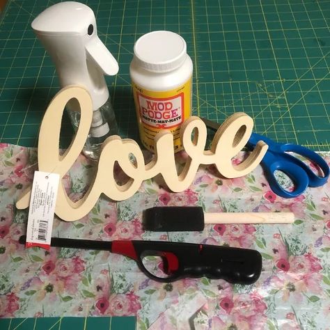 Modge Podge On Wood, Mod Podge Letters, Crafts For Valentines Day, Crafts For Valentines, Mod Podge On Wood, Mod Podge Projects, Diy Mod Podge, Words On Wood, Tissue Paper Crafts