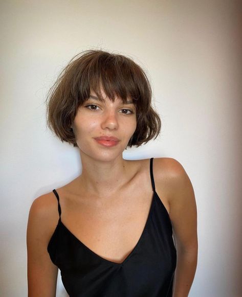 Uneven Hair, Hair Parts, Pageboy Haircut, Bangs Cut, Thick Bangs, French Bob, Spring Hair Color, Haircut Inspiration, Short Wavy Hair