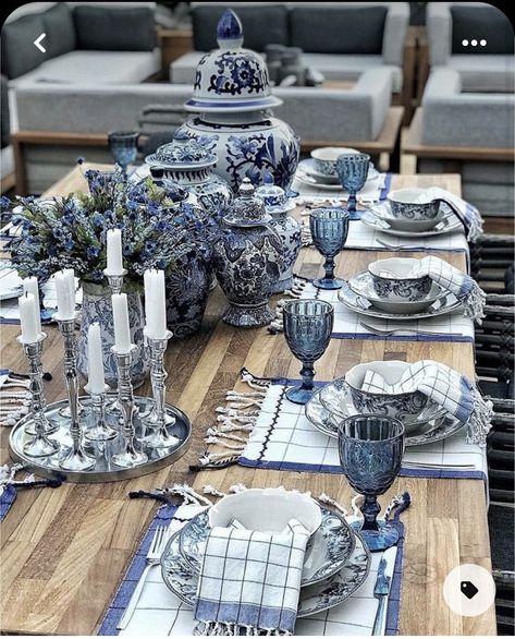 Blue And White China Pattern, Blue And White Table Setting, Blue And White Dishes, Blue Table Settings, Blue And White Dinnerware, White Table Settings, Tafel Decor, Blue White Decor, Table Setting Decor