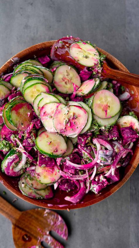 This cucumber and beetroot salad is a refreshing summer side dish, perfect for pairing with grilled meats at your Labor Day celebrations. Its vibrant colors and fresh flavors make it an ideal addition to your holiday menu. Seasonal Salads Summer, Veggie Salads Without Lettuce, Cucumber Beet Salad, Salads Without Lettuce, Flavorful Salads, Healthy Cucumber Salad, Beetroot Recipes, Christmas Salad, Vegetarian Salad