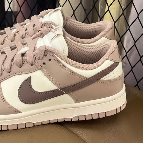 Diffused taupe dunks Follow us for more ! 👟 Credit🎥 : (all rights reserved to original owner) _____________________________________________ .⁣ .⁣ .⁣ . #nikedunk #nikeuk #sneakers #airjordan #londonfashion #sneakersforsale Phone Decoration, Shoe Inspo, Nike Dunks, London Fashion, All Rights Reserved, Sneakers For Sale, Follow Us, Air Jordans, New Dress