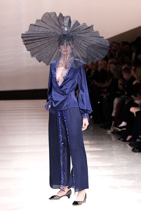 Paris Fashion Week: Armani Privé Spring 2024 Collection Armani Fashion, Armani Collection, Chiffon Fashion, Armani Prive, Fashion Tips For Women, Fashion Line, Western Dresses, Spring 2024, 2024 Collection