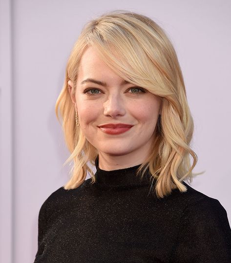 Emma Stone Chopped Her Hair Off Into A ‘Cool Girl Bob’ And Fans Are Obsessed Emma Stone Bob, Emma Stone And Andrew Garfield, Crazy Celebrities, Swept Bangs, Wavy Lob, Side Swept Bangs, Blonde Bob Cuts, Supportive Friends, Bob With Bangs