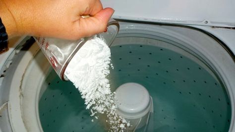 How To Clean a Washing Machine2 Cleaning Painted Walls, Clean Washing Machine, Cleaners Homemade, Clean Dishwasher, Toilet Cleaning, Natural Cleaning Products, House Cleaning Tips, Diy Cleaning Products, Spring Cleaning