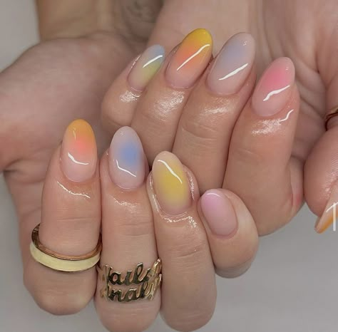 Rainbow Ombre Nails, Aura Rainbow, Nails Rainbow, Material Gworl, Aura Nails, Tie Dye Nails, Rainbow Ombre, Missy Elliott, Gelish Nails