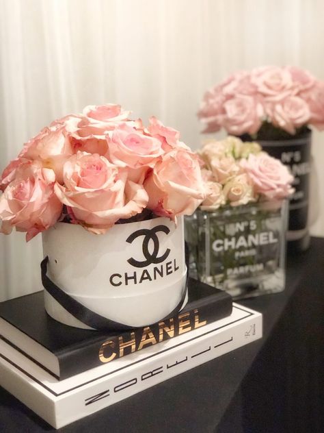 Chanel Themed Birthday Party, Chanel Birthday Party Decoration, Coco Chanel Birthday Party, Coco Chanel Birthday, Chanel Birthday Cake, Coco Chanel Party, Chanel Birthday Party, Cake Backdrops, Chanel Cake