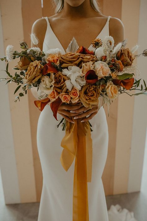 Boho Palette, Earth Tone Wedding, Artist Cake, Bridal Editorial, Spring Wedding Inspiration, Wedding Inspiration Summer, Tin Roof, Modern Couple, Wedding Inspiration Fall