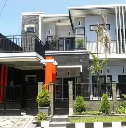 22 foto inspiratif rumah dengan model balkon terbuka Apartment Building Exterior, Bungalow Porch, Simple House Design, Two Storey House, House Arch Design, Village House Design, Balcony Design, Building Exterior, Architecture Exterior