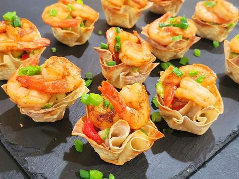 Shrimp wonton cups - Simple Tasty Eating Shrimp Cups, Shrimp Appetizer, Shrimp Wonton, Thai Shrimp, Wonton Cups, Mashed Avocado, How To Cook Shrimp, Mini Muffins, Appetizer Snacks