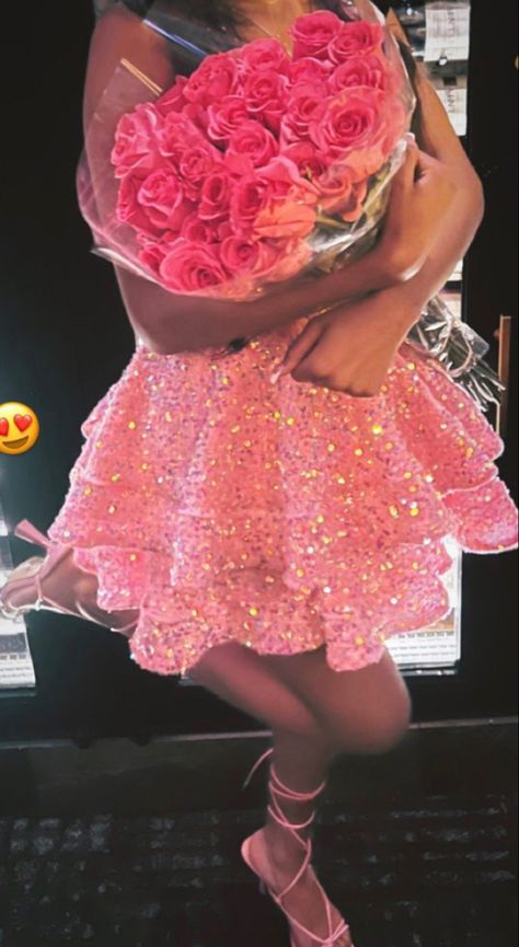 Glittery Pink Birthday Dress, Birthday Outfit For Teens 15th, Birthday Pictures With Flowers, Pink Birthday Outfit Ideas, 15 Birthday Photoshoot Ideas, Birthday Dresses Pink, 15 Birthday Outfit Ideas, Pink Birthday Dresses, 16th Birthday Dress