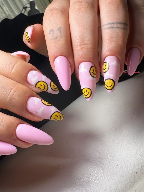 Melted Happy Face, Happy Face Nails, Pink Smiley, Yellow Cloud, Pinterest Ideas, Color Rosa, Nails Nailart, Smiley Face, Nail Art Design