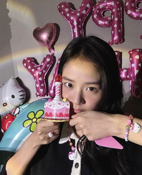 Birthday Icon, Miss Korea, Happy Birthday My Love, Kpop Drawings, Kim Jisoo, Blackpink Jisoo, Instagram Update, Hello Kitty, Black Pink