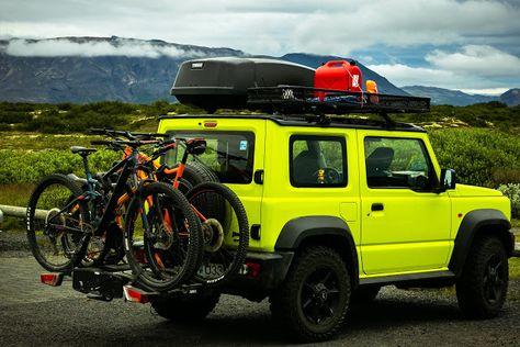 How To Put A Bike On a Bike Rack Suzuki Jimny Off Road, Bicycle Covers, Jimny 4x4, Vans Painted, Jimny Suzuki, Dream Cars Jeep, Suzuki Samurai, Hybrid Bike, Old Bikes