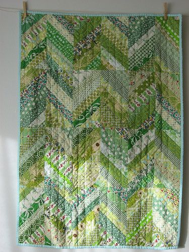 Green Scrap Quilt Green Batik Quilt Ideas, Monochromatic Quilt Ideas, Monochromatic Quilts, Scraps Quilt, Monochromatic Quilt, Green Quilts, Quick Quilts, Quilt Scraps, Herringbone Quilt