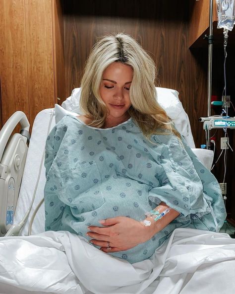 Bump Pics, Baby Hospital Pictures, Birth Pictures, Witney Carson, Cute Pregnancy Pictures, Pregnancy Belly Photos, Pregnancy Progression, Baby Announcement Pictures, Twin Baby Girls