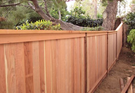 Redwood Fence, Same On Both Sides--how To Construct - Building & Construction - DIY Chatroom - DIY Home Improvement Forum Privacy Backyard, Affordable Fencing, Redwood Fence, Wood Fence Gates, Pool Fences, Wood Fence Design, Vinyl Wood, Timber Fencing, Construction Diy