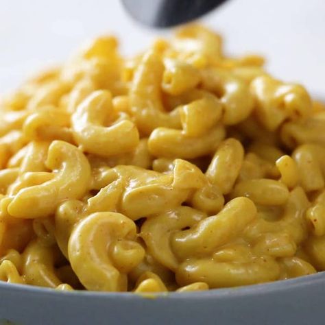 Mac ‘N’ "Cheese" With Nutritional Yeast Recipe by Tasty Nutritional Yeast Recipes, Nutrition Supplements, Vegan Nutrition, Nutritious Diet, Nutritional Yeast, Mac N Cheese, Vegan Eating, Dairy Free Recipes, Cheese Recipes