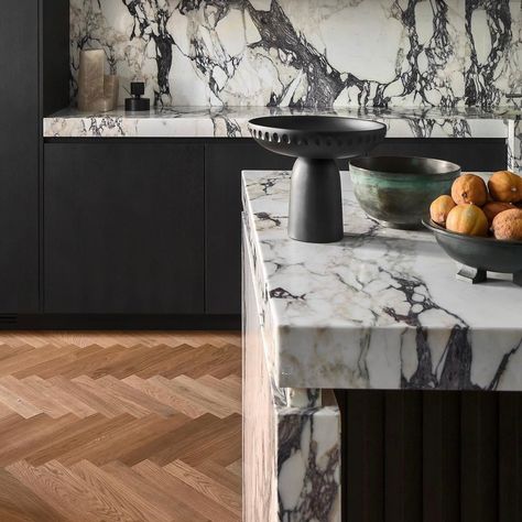 Kitchen Design Network on Instagram: “A marble countertop ... dreamy and dramatic. We feature kitchen designers around the globe. DM us to be featured. design @kitchensbypaul…” Marble Countertop And Backsplash, Popular Interior Design, Interior Design Boards, Marble Backsplash, Marble Countertop, Kitchen Marble, House Goals, Marble Countertops, Board Design