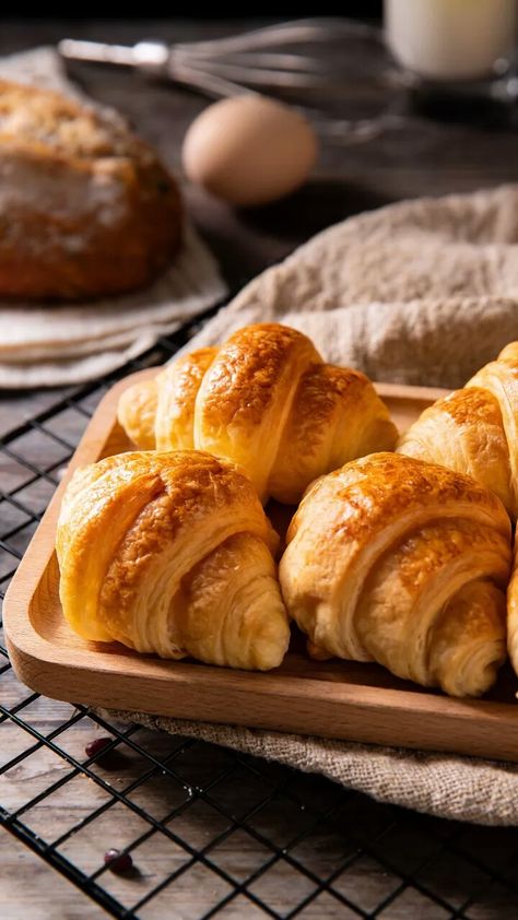 Baking Basket, Food Photography Dessert, Best Breakfast Sandwich, Opening A Bakery, Coffee Bread, Food Art Photography, Food Photography Inspiration, Bakery Desserts, Food Images