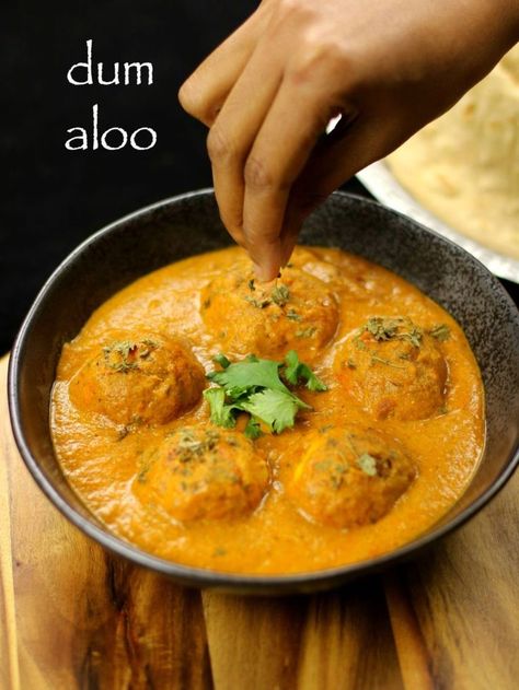 Kashmiri Dum Aloo, Dum Aloo Recipe, Aloo Dum, Aloo Curry, Dum Aloo, Aloo Recipe, Vegetarian Gravy, Punjabi Cuisine, Kofta Recipe