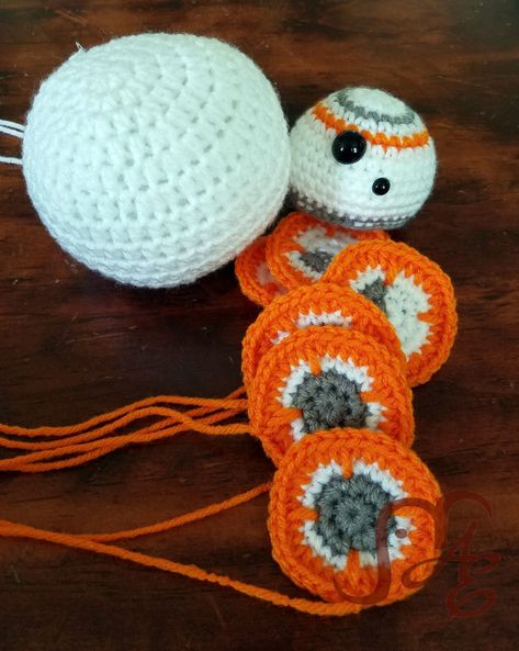 BB8 Plush - Auburn Elephant Star Wars Crochet, Double Crochet Decrease, Single Crochet Decrease, Star Wars Halloween, Crochet Geek, Crochet Disney, Crochet Decrease, Crochet Stars, Diy Crochet Projects