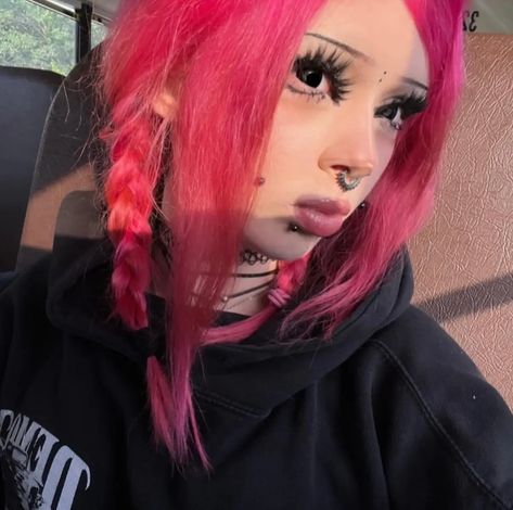 Pink Hair Grunge, Neon Pink Hair, Egirl Pfp, Egirl Aesthetic, Girl Gang Aesthetic, Alt Makeup, Hair Streaks, Dyed Hair Inspiration, Alternative Makeup