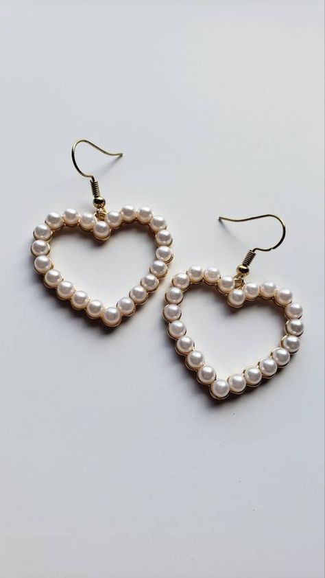 Jewelry Earings, Lover Jewelry, Heart Earring, Heart Outline, Pearl Dangle Earrings, Pearl Heart, Heart Dangle Earrings, Pretty Jewelry, Pearl Earrings Dangle