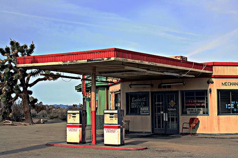 desert gas station, location? 60s Gas Station, Run Down Gas Station, Desert Gas Station Aesthetic, Old Gas Station Aesthetic, Small Town Gas Station, 70s Gas Station, 80s Gas Station, Country Gas Station, Desert Gas Station