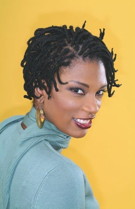 Short Yarn Braids, Yarn Braids Hairstyles, Afro Twists, Short Sisterlocks, Yarn Braids Styles, Twist Tutorial, Coiling Natural Hair, Short Hair Twist Styles, Hype Hair