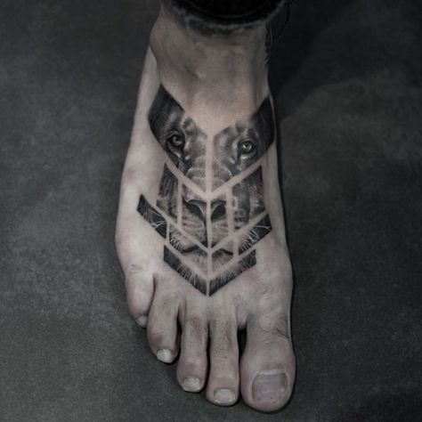 Geometric Lion Epic Tattoos, World Map Tattoos, Tatuagem Masculina Pequena, Epic Tattoo, Neck Tattoo For Guys, Cellar Design, Leg Tattoo, Owl Tattoo