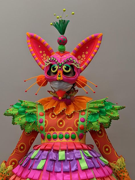 Alebrijes Art Project For Kids, Alebrije Costume, How To Make Alebrijes, Mexican Alebrijes Drawing, Alebrije Painting, Jungle Animal Art, Lion Witch Wardrobe, Circus Characters, Recycled Dress