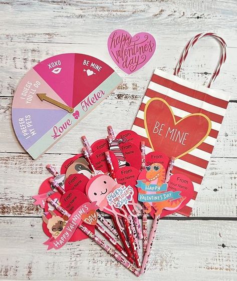 NJ Designs on Instagram: "Personalized Valentines Day Pencil Cards are up in the Shop! Go check them out! 💌❤️ #valentinesdaycards #etsyshop #personalized #handmade #custom #shopsmall #uniquegiftideas" Pencil Holders, Valentines Day Cards, Kids Classroom, No Code, Name Day, Paper Gift Bags, Personalized Valentines, Personalized Card, Valentine Day Cards