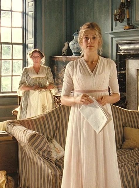 Pride And Prejudice Dress, Jane Austen Clothing, Jane Austen Costume, Biblical Clothing, Pride & Prejudice Movie, Pride And Prejudice 2005, Regency Era Fashion, Regency Dress, Regency Fashion