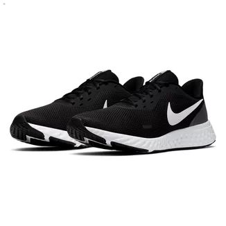 Chuteiras Nike - Comprar com os melhores Preços | Netshoes Best Volleyball Shoes, Nike Revolution 5, Black Nike Sneakers, Adidas Continental 80, Adidas Continental, Sports Direct, Running Nike, Baskets Nike, Adidas Eqt