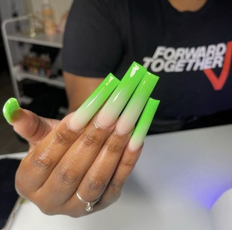 Green Nail Design, Slay Nails, Sweet 16 Nails, 16 Nails, Lime Green Nails, Neon Yellow Nails, Fye Nails, Ny Drill, Green Acrylic Nails