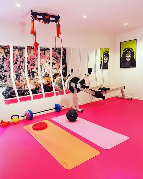 Home Dance Studio, Boutique Gym, Norwegian House, Gym Design Interior, Gym Bar, Mini Gym, Basement Gym, Exercise Room, Pink Gym