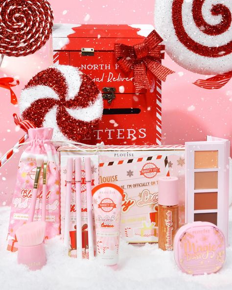 ITS CHRISTMASSSSSS🎄 Introducing our 2024 Christmas Collection, where you can sleigh the day✨ ✨Crackers For You - £35 😇Naughty/ Nice List - £45 💌Letters To Santa - £25 🖍️Create A Colourful Christmas - £12 🧩The Missing Piece Jigsaw - £5 ⛔️Santa Please Stop Here Brush Set - £15 🥤Christmas Cups - £15/£12 🫴A Helping Hand Hand Cream - £12 🧼Body Butter - £12 Launching 15/10 @ 10am BST. Online only! Please note you will currently not be able to purchase these in store. P Louise Makeup, P Louise, Colourful Christmas, Lipstick Brush, Beauty And Makeup, Makeup Academy, Nice List, 2024 Christmas, Under The Mistletoe