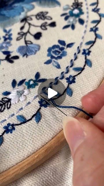 Wave Stitch, Embroidery Video, Free Embroidery, Hoop Art, Embroidery Floss, Embroidery Hoop, Embroidery Art, Embroidery Stitches, Hand Embroidery