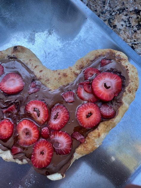 Shaped Pizza, Chocolate Pizza, Heart Shaped Pizza, Heart Shaped Chocolate, Dessert Pizza, Chocolate Hearts, How To Make Chocolate, Food Obsession, Campfire