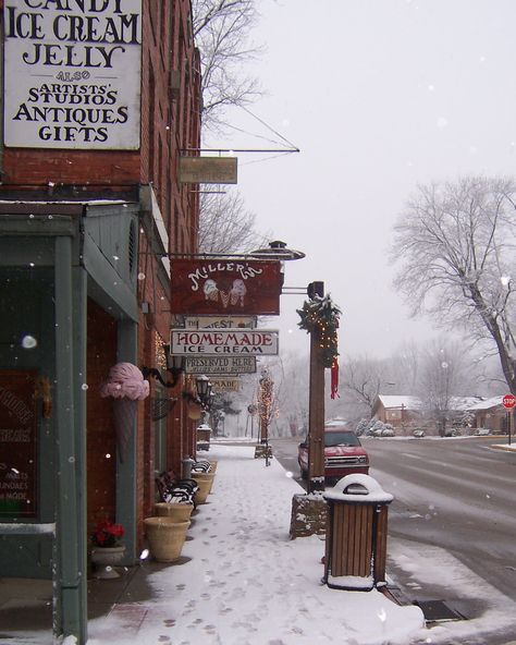 Nashville, Indiana, Some of the shops close after Christmas to rest till spring, but not all, that is when the locals go to the coffee shop and sit by the fireplace with the brass sun on it and warm their toes and drink hot cider or a Viking drink called Hom Santa Claus Indiana, Nashville Indiana, Brown County Indiana, Indiana Girl, Winter January, Government Website, Indiana Travel, Brown County, Southern Indiana